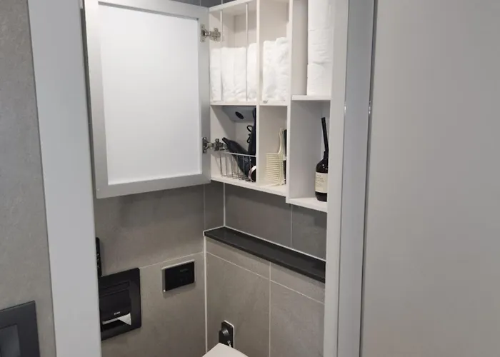 Warm House, New Building, Dongdaemun History & Culture Park Station Appartement *
