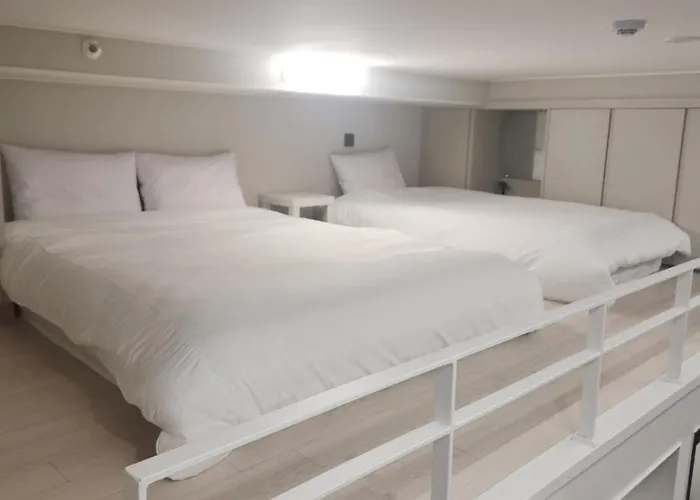 Warm House, New Building, Dongdaemun History & Culture Park Station Appartement
